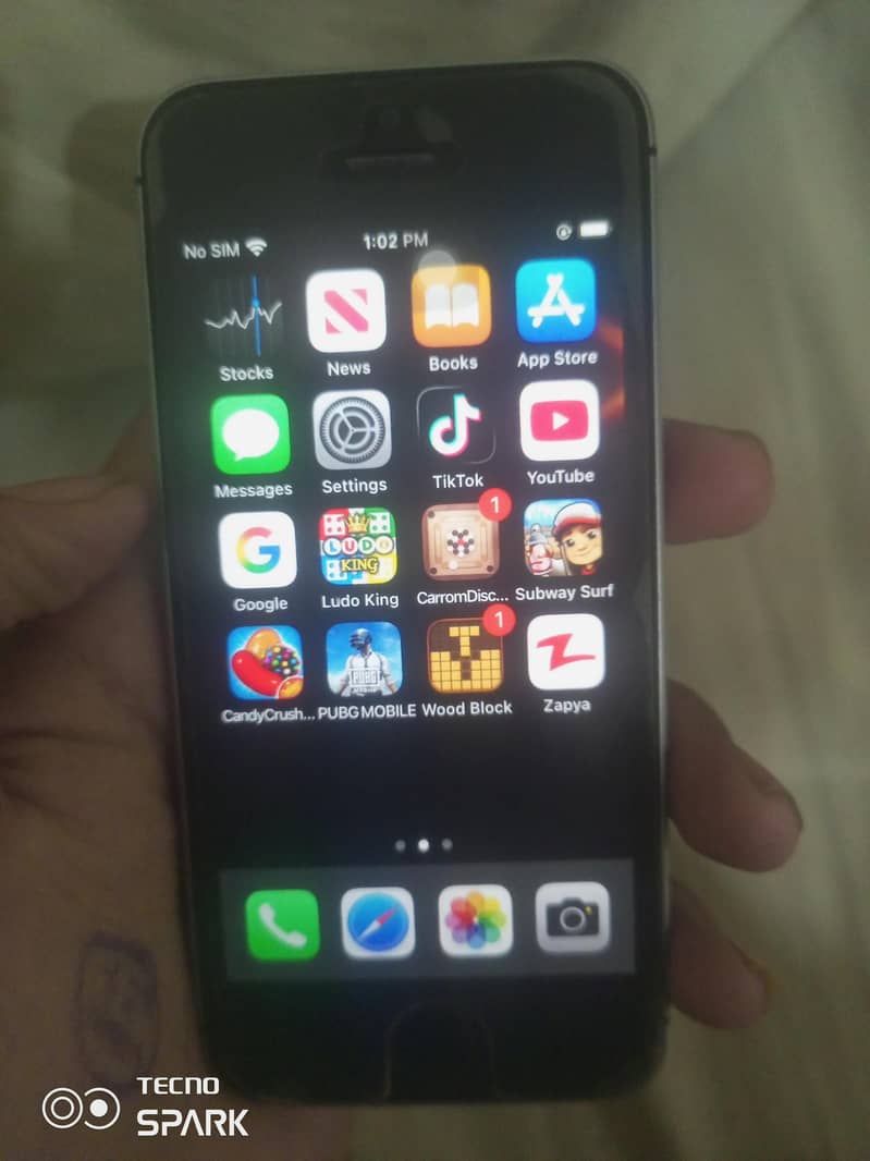 Apple iPhone SE 6