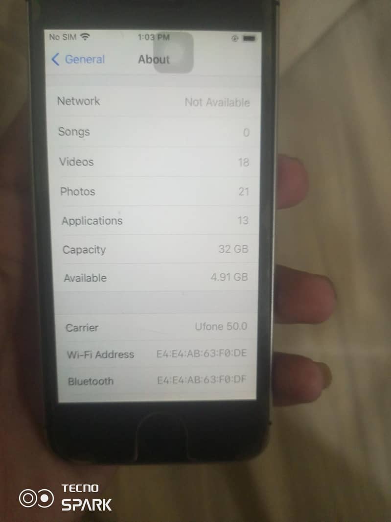 Apple iPhone SE 10