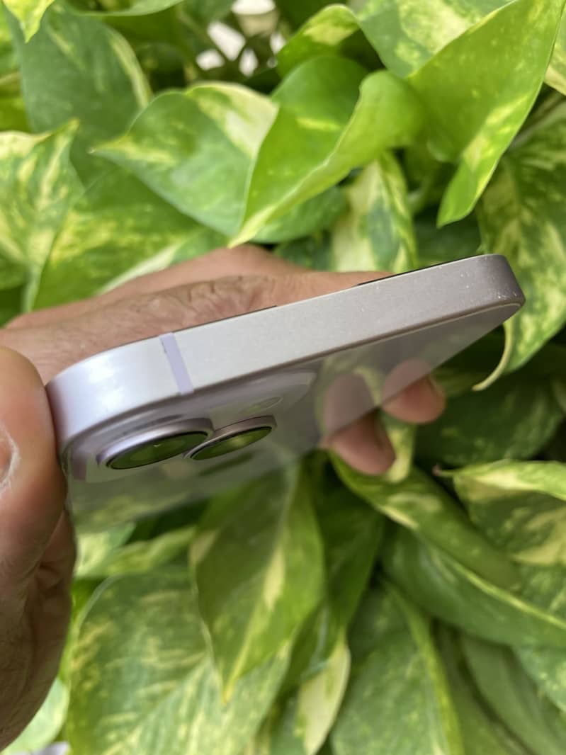 Apple iPhone 14 3