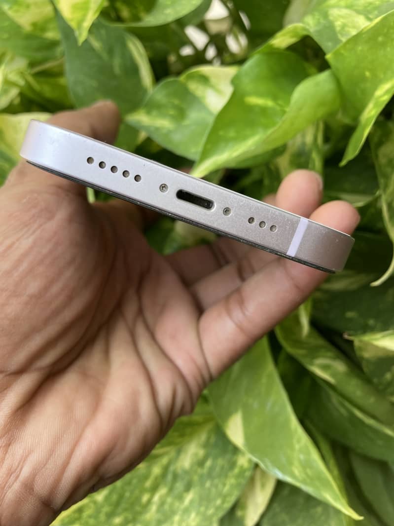 Apple iPhone 14 11