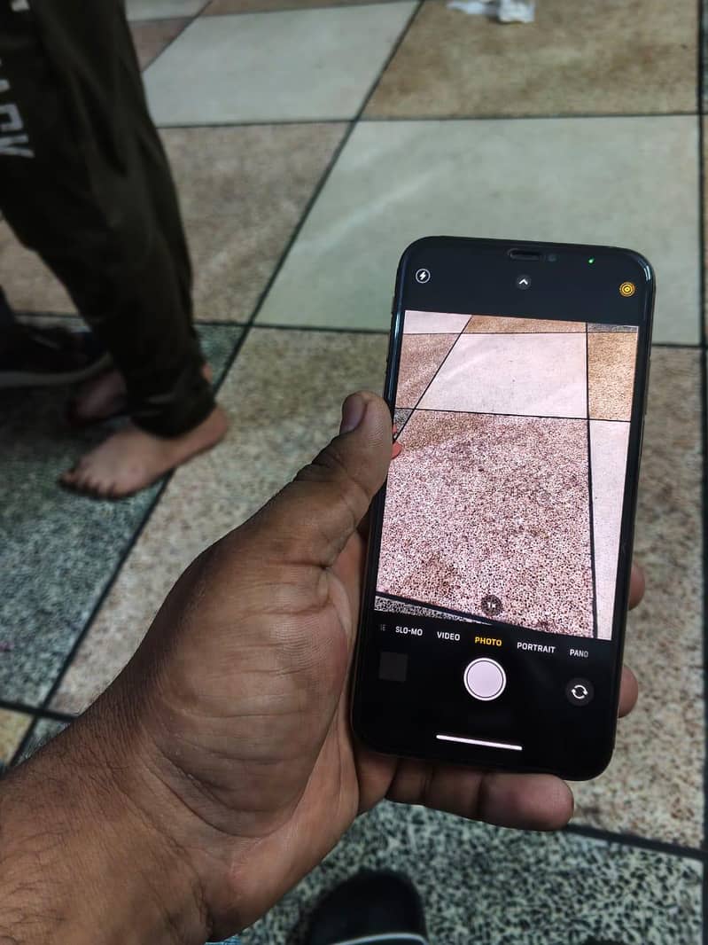 Apple iPhone XS Max 3