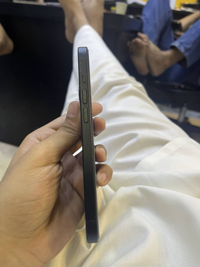 IPHONE 15 JV 4