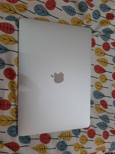 MACBOOK AIR M1 2020 MODEL NEW