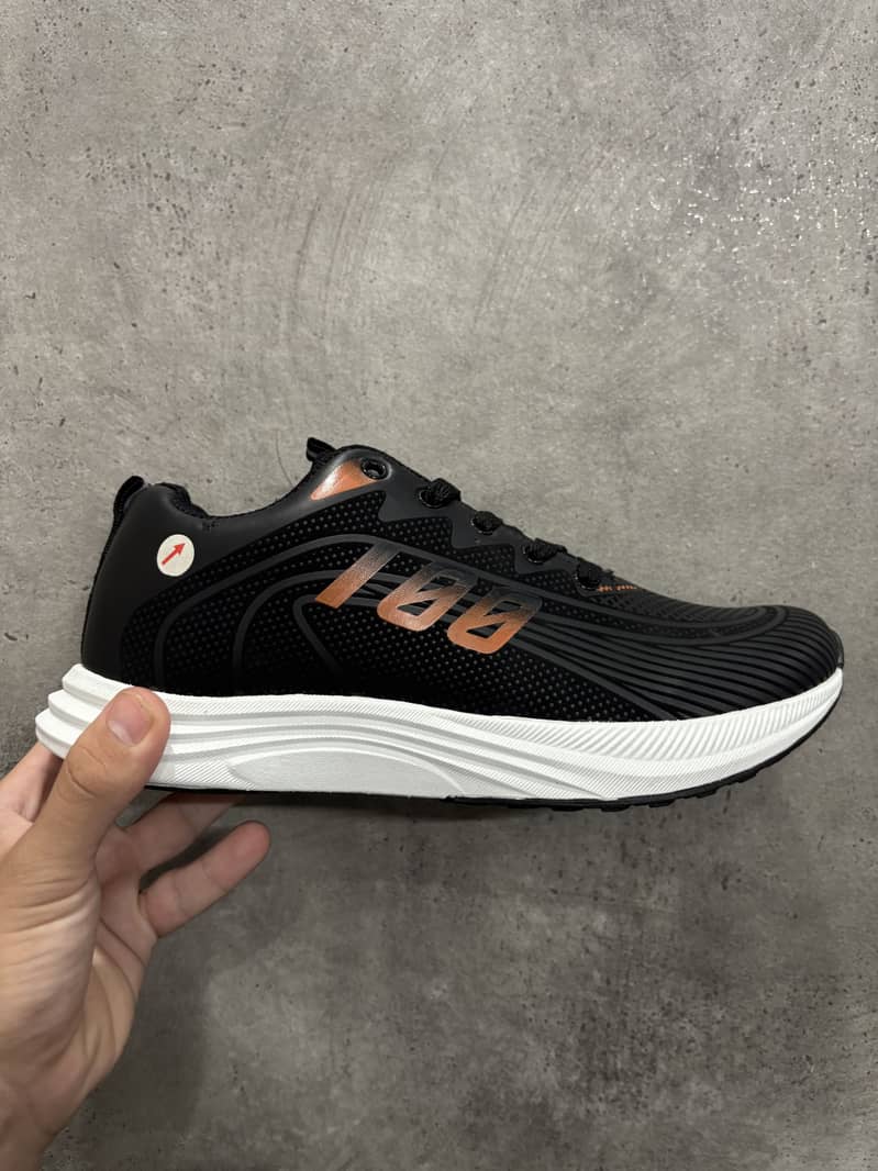Running shoe 0