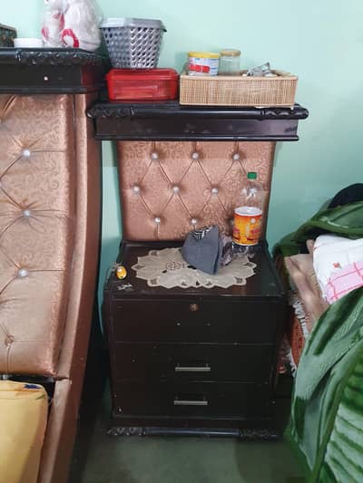 bed side table and mirror table for sale orignal shawa