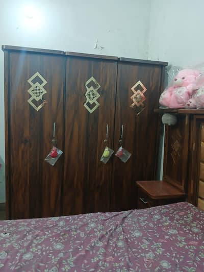 4 piece bedroom set for sell