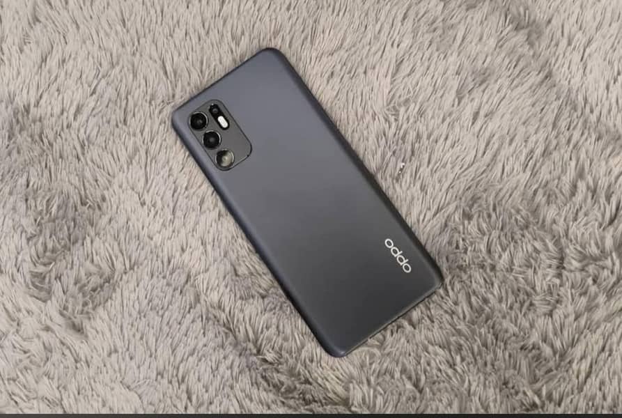 OPPO Reno6 0