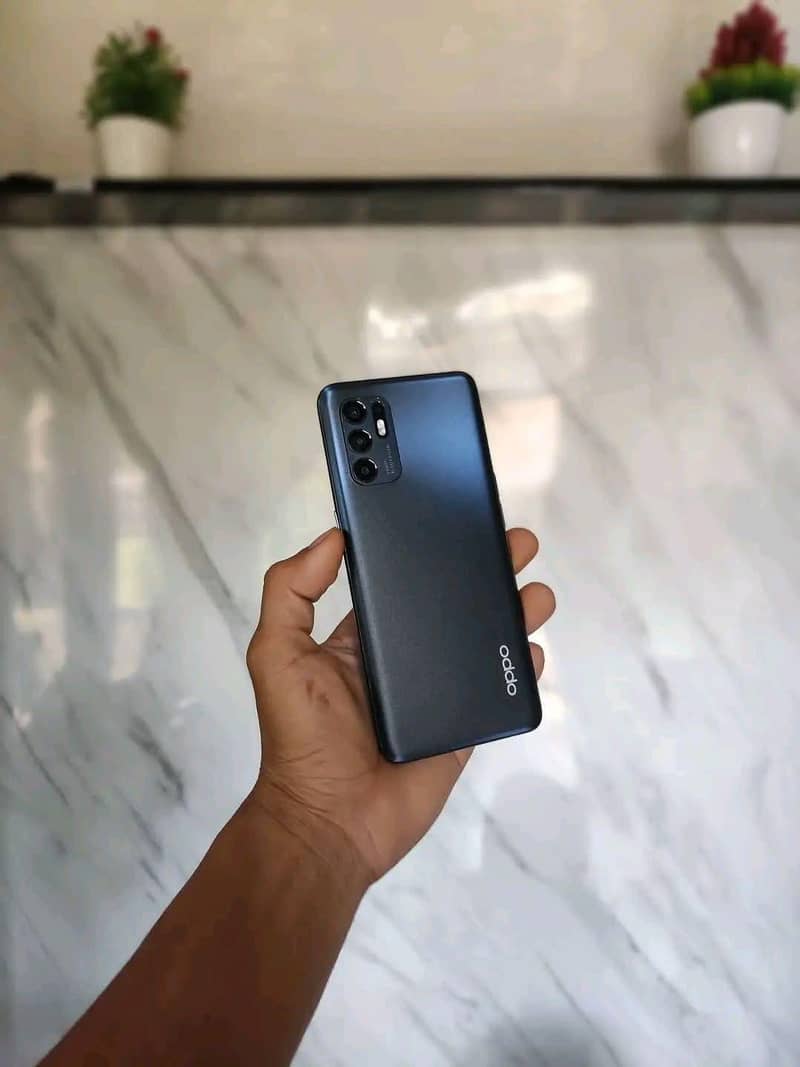 OPPO Reno6 1