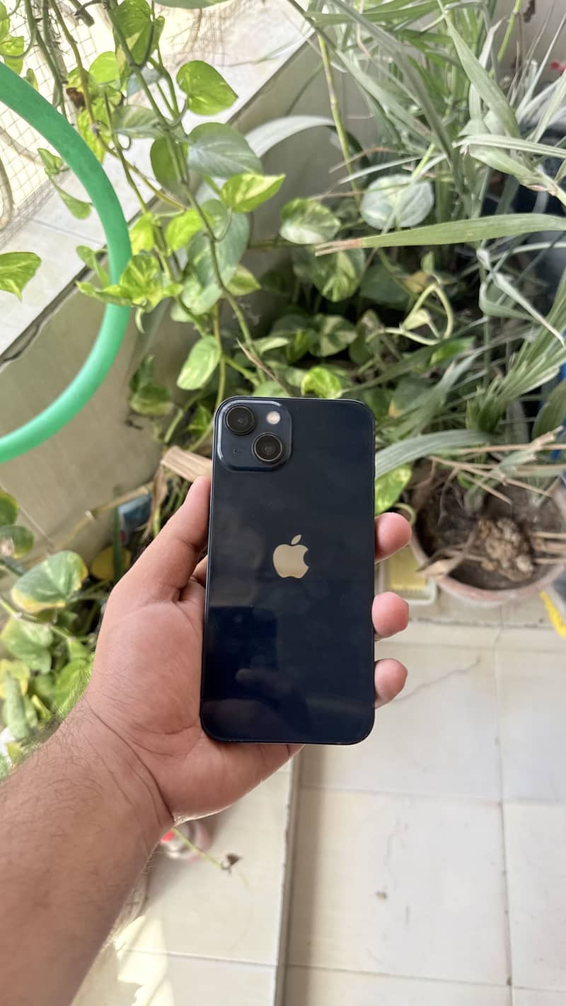Apple iPhone 13 7