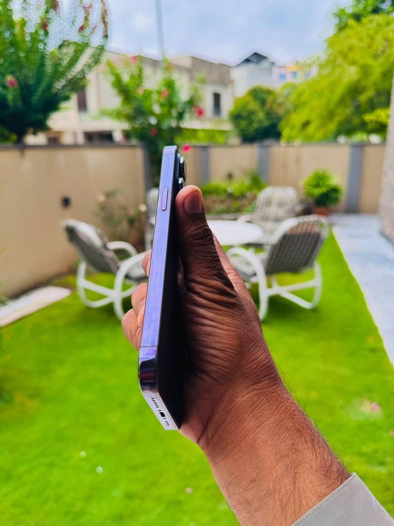 Apple iPhone 14 Pro Max 1