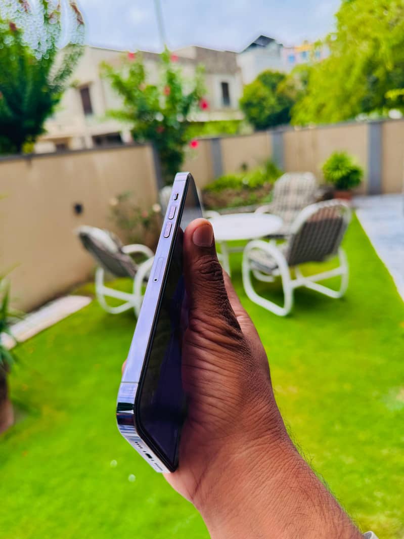 Apple iPhone 14 Pro Max 2