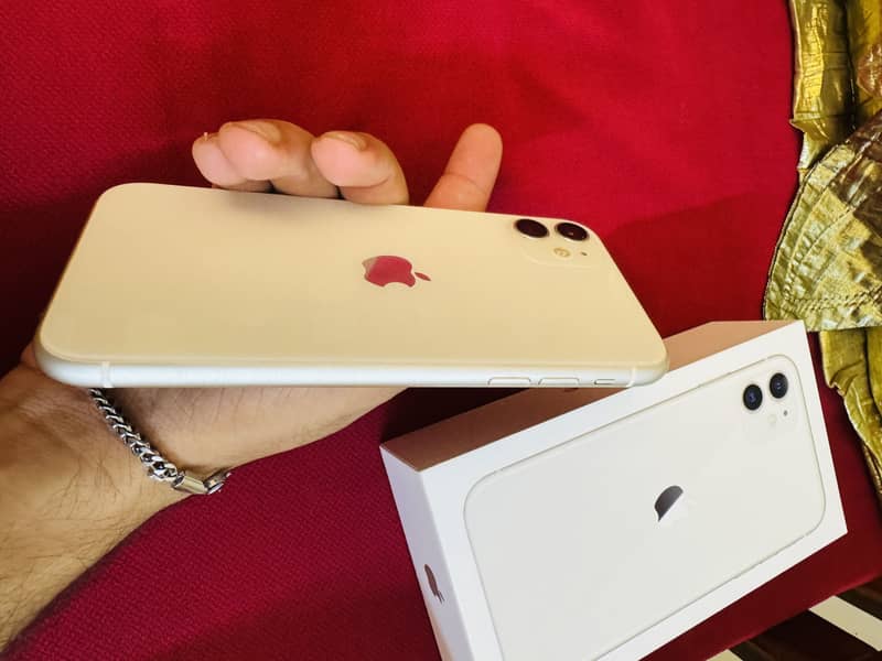 Apple iPhone 11 7