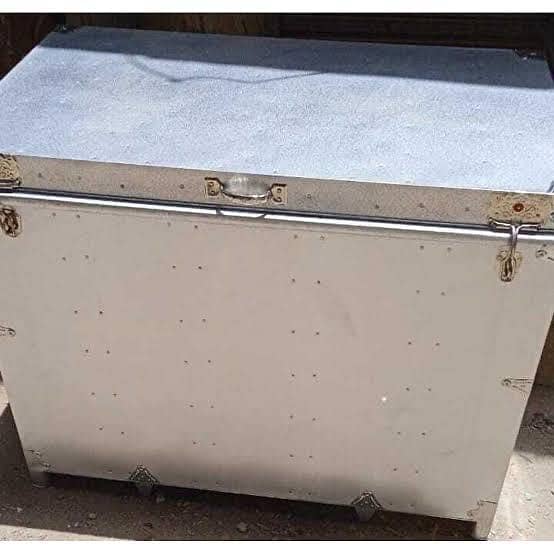 Very good condition trunk 0