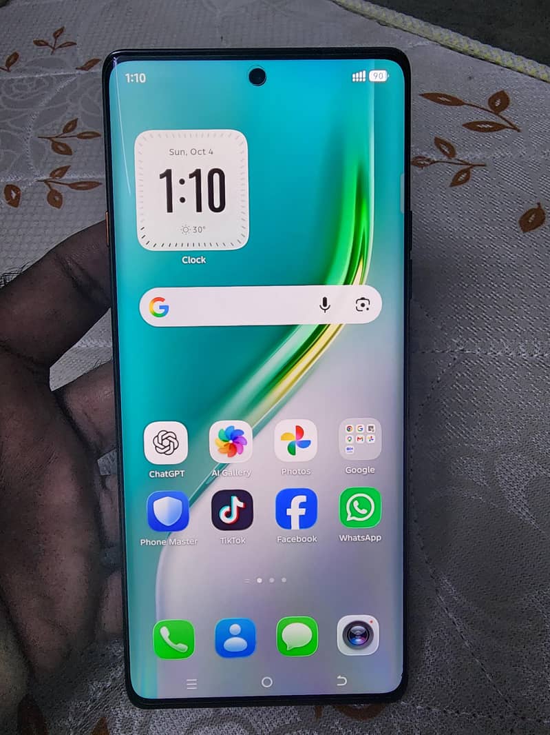 Tecno CAMON 40 Pro 0