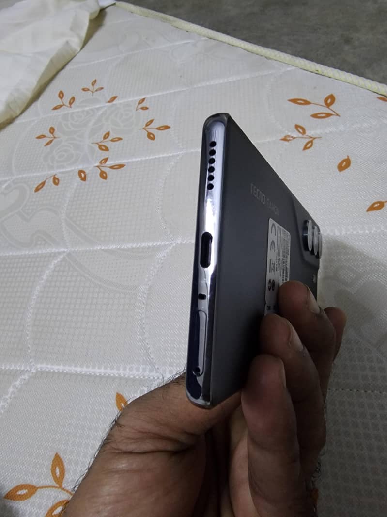 Tecno CAMON 40 Pro 3