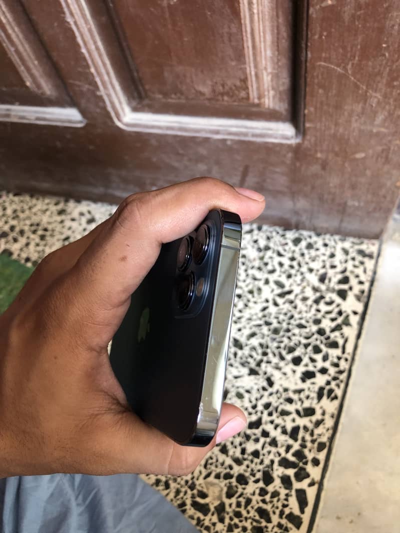 Apple iPhone 12 Pro Max 4