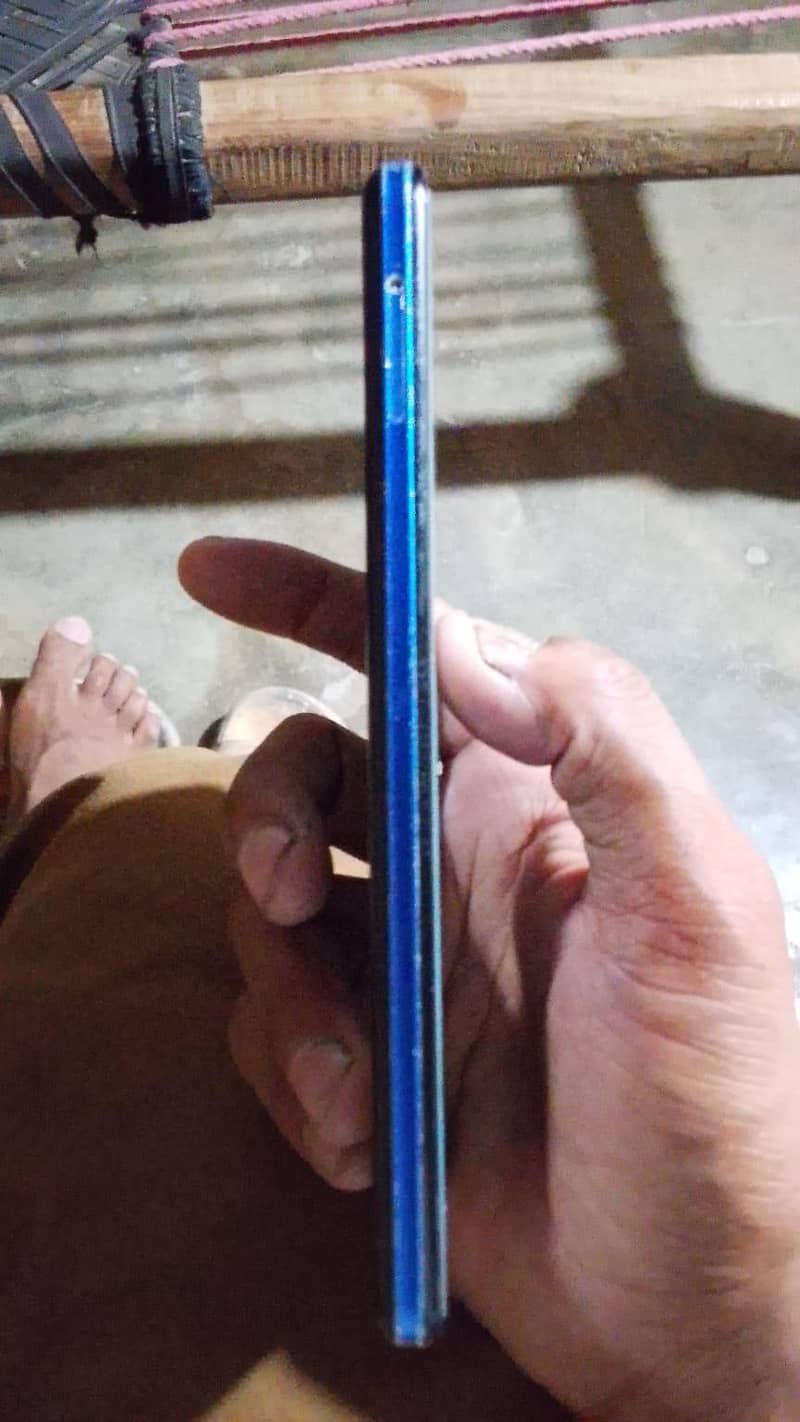 Sharp Aquos R5G 2