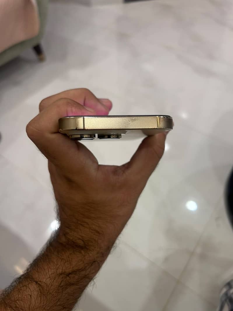 Apple iPhone 14 Pro 2