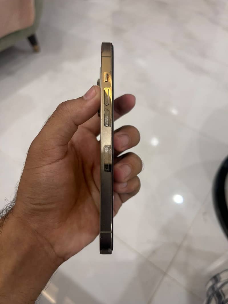 Apple iPhone 14 Pro 3