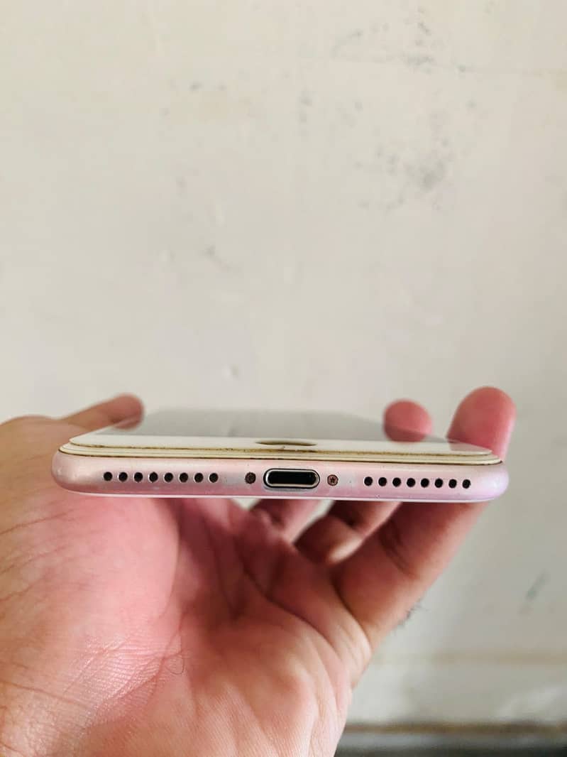 Apple iPhone 7 Plus 3