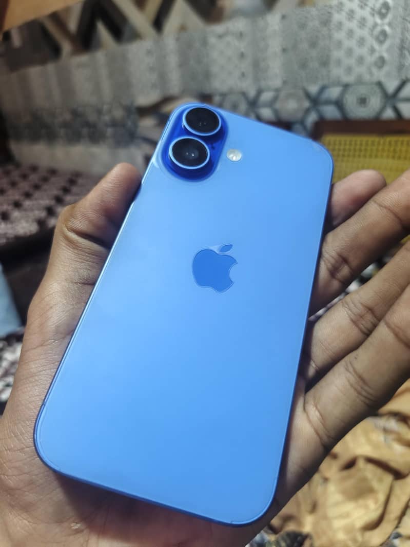 Apple iPhone 16 1