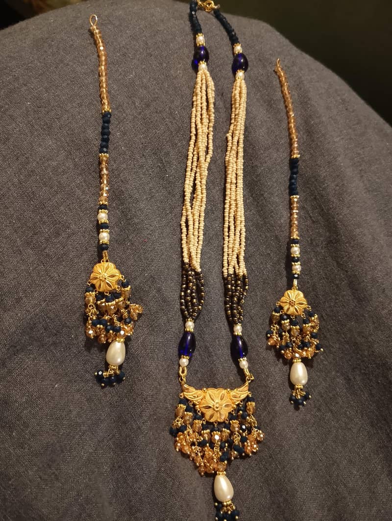 gold short set 0