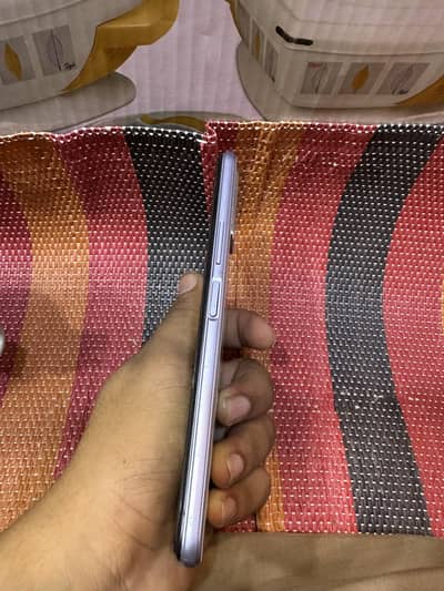 Vivo V20