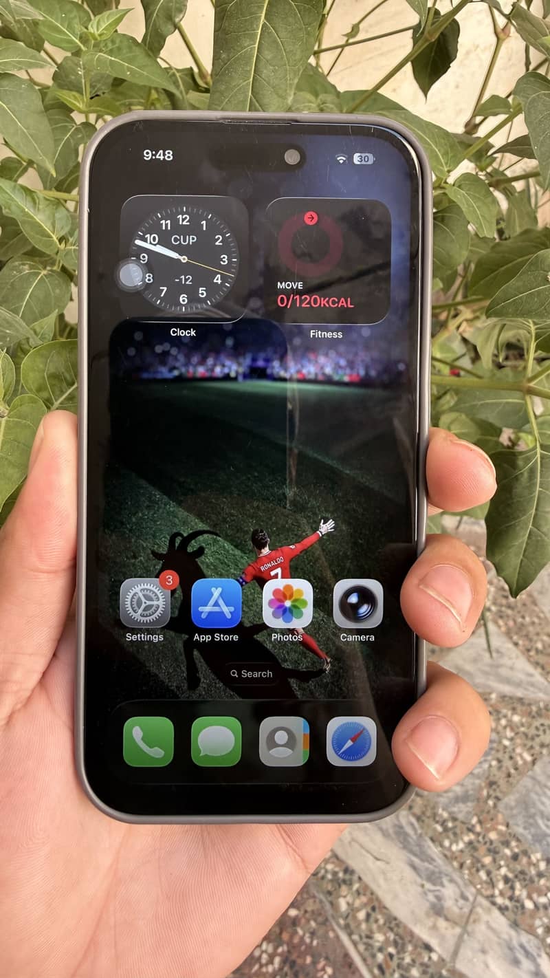 Apple iPhone 16 0