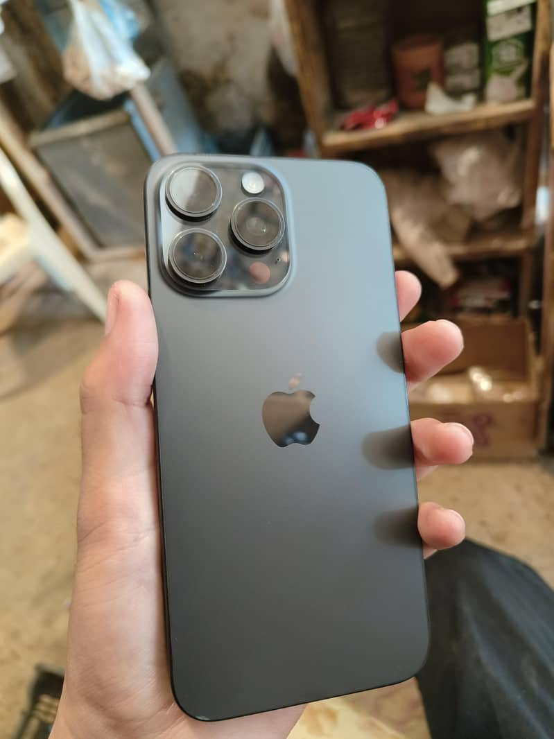 Apple iPhone 15 Pro Max 8