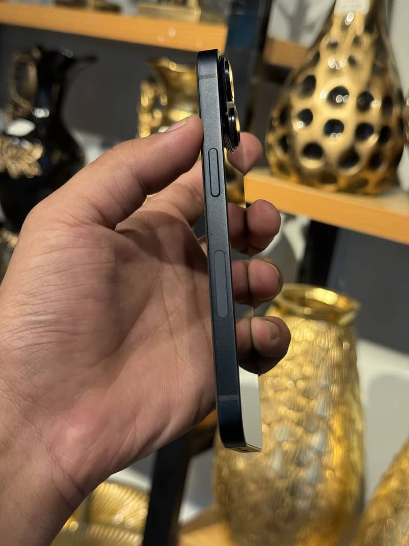 Apple iPhone 14 3