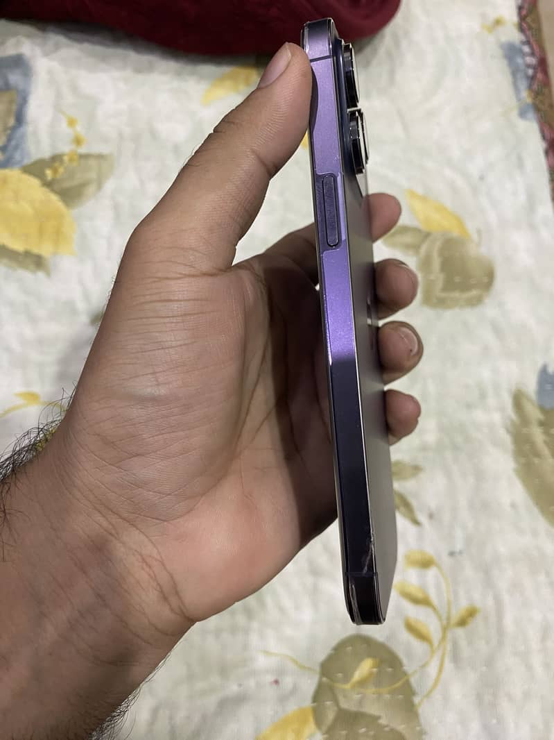 Apple iPhone 14 Pro Max 0