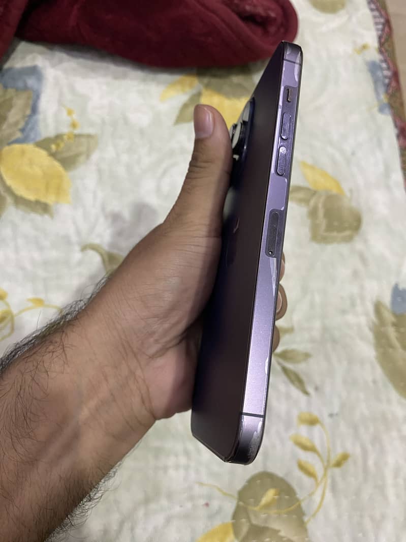 Apple iPhone 14 Pro Max 1