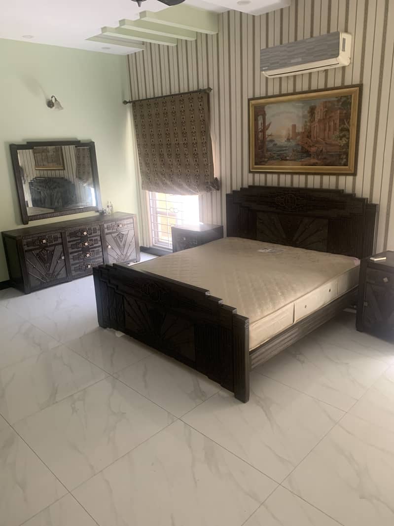 Bed with Side tables & Dressing Table 0