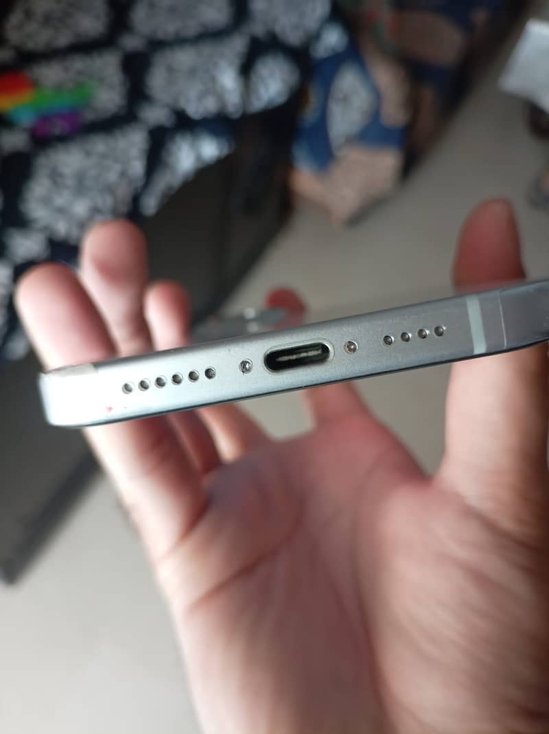 Apple iPhone 15 plus 4