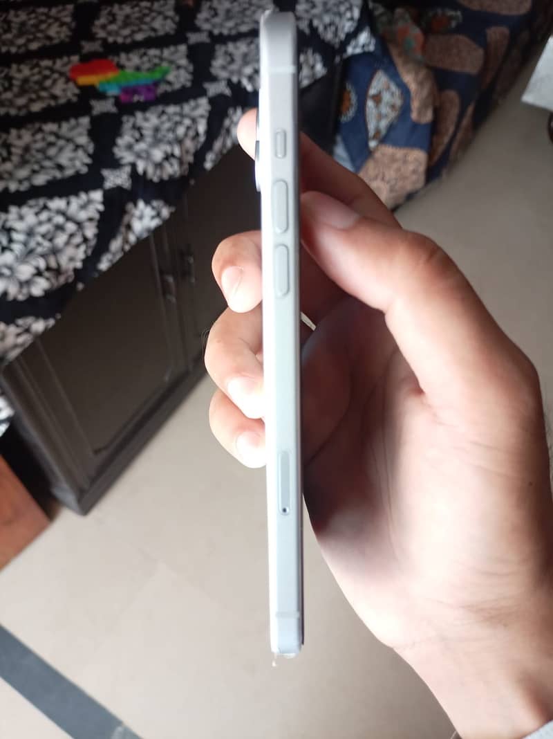 Apple iPhone 15 plus 6
