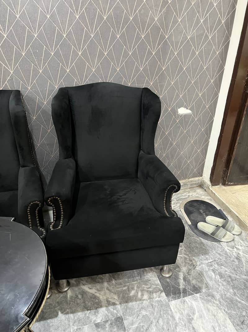 Sofa for selling & round table 0