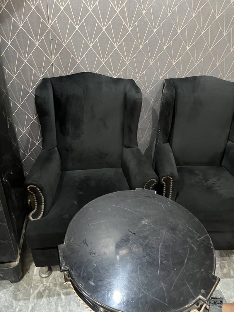 Sofa for selling & round table 2