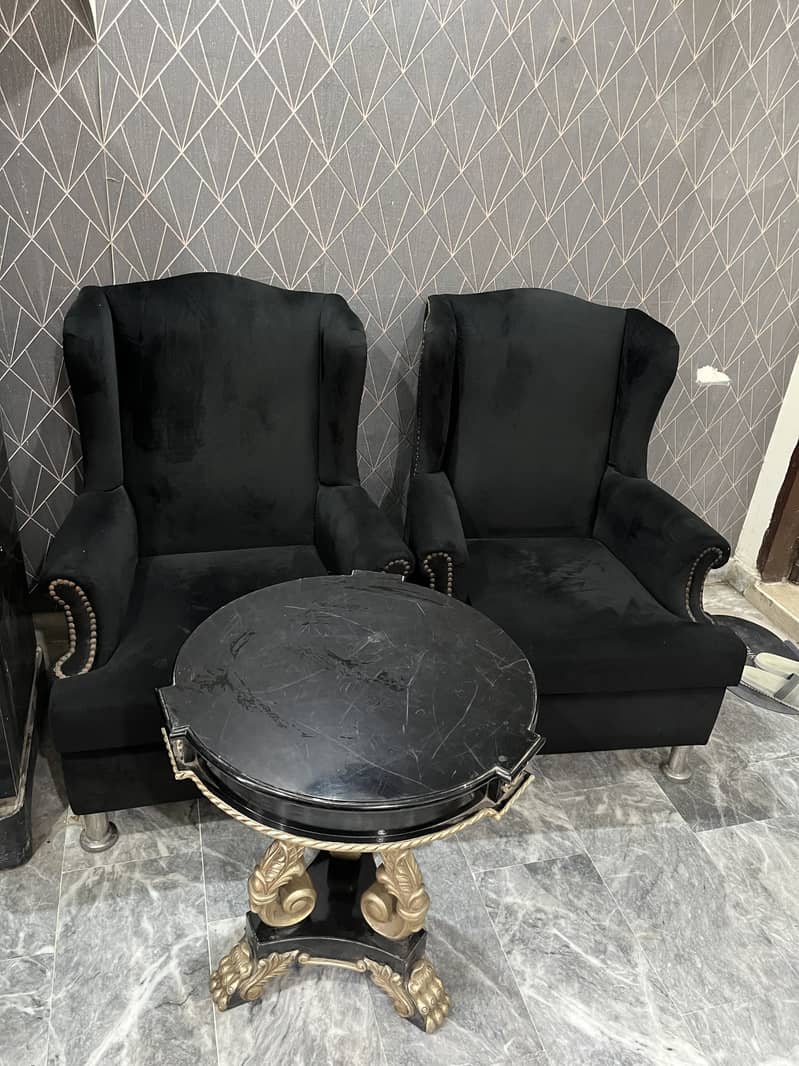 Sofa for selling & round table 3