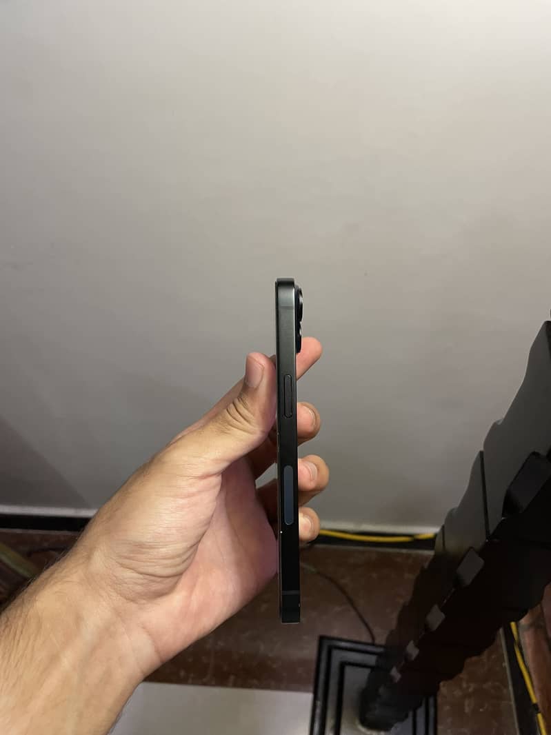 Apple iPhone 14 3