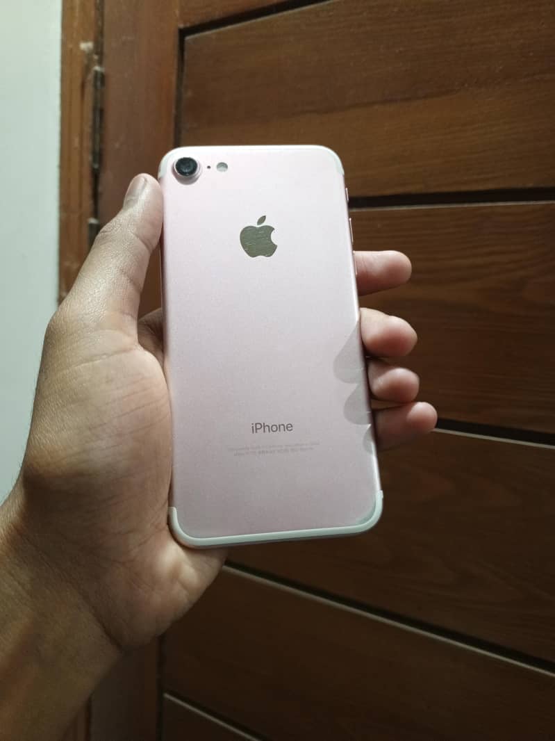 Apple iPhone 7 1