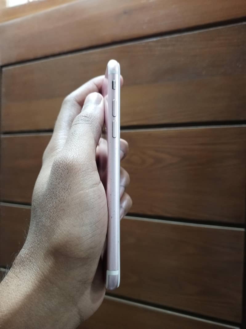 Apple iPhone 7 4
