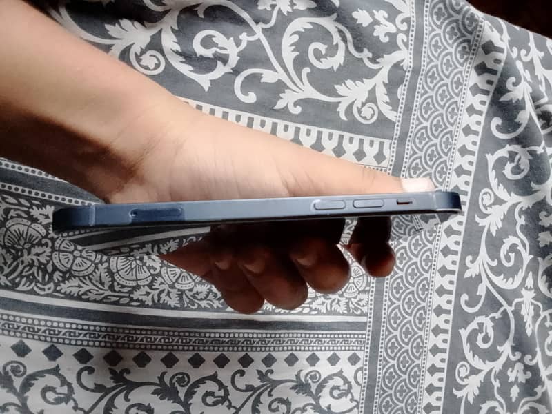 Apple iPhone 12 2