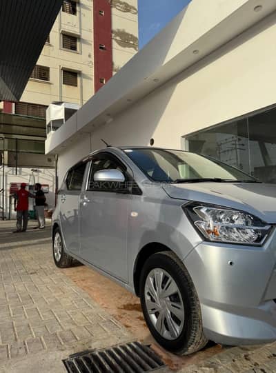 Daihatsu Mira 2022