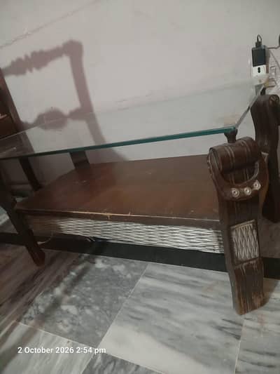 beautiful sets of table 1 large 2 small in a great condition