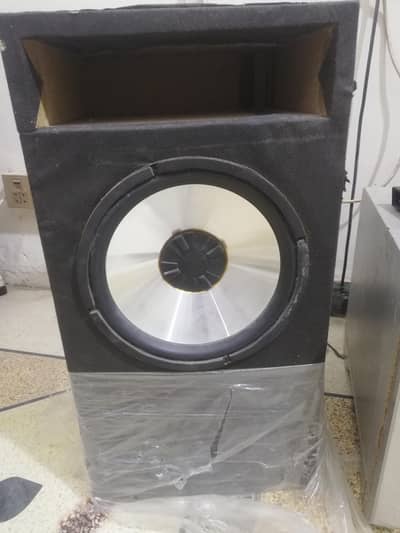 12"  base tubers speekar urgent sale