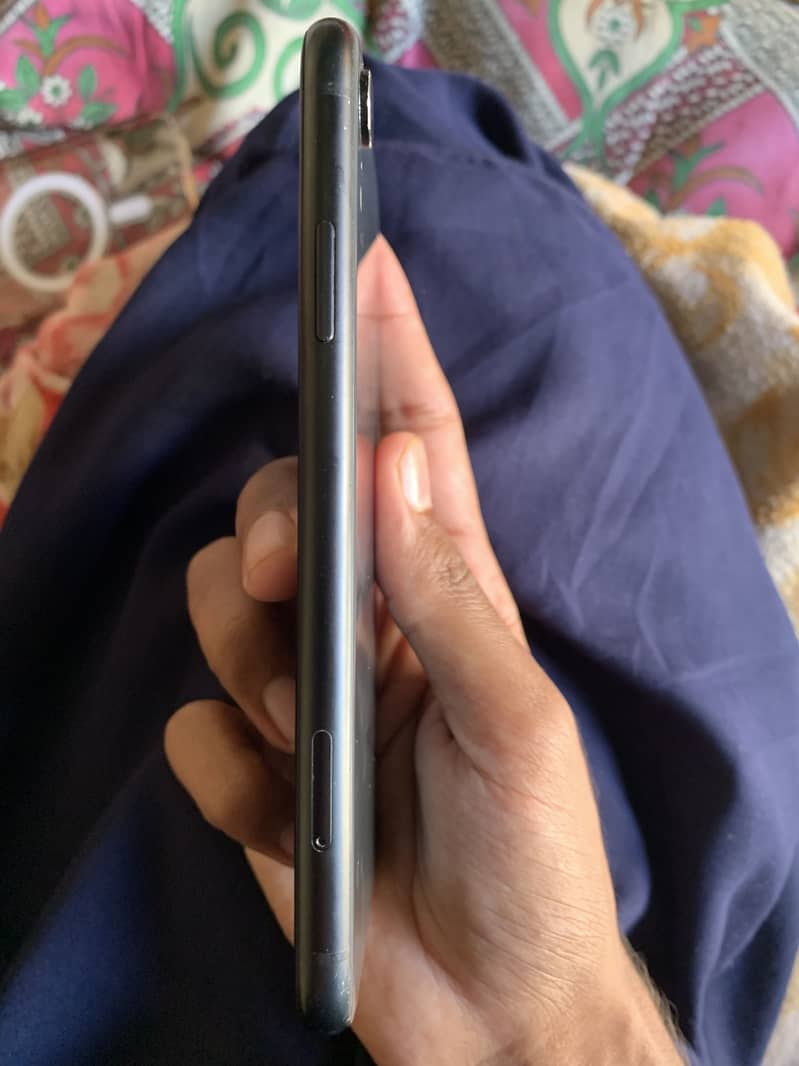 Apple iPhone XR 3