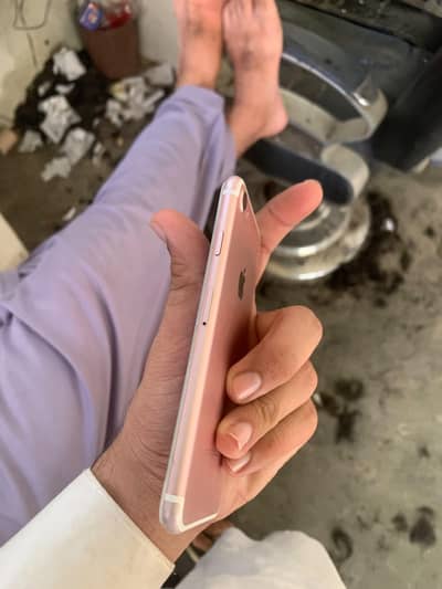 Apple iPhone 7