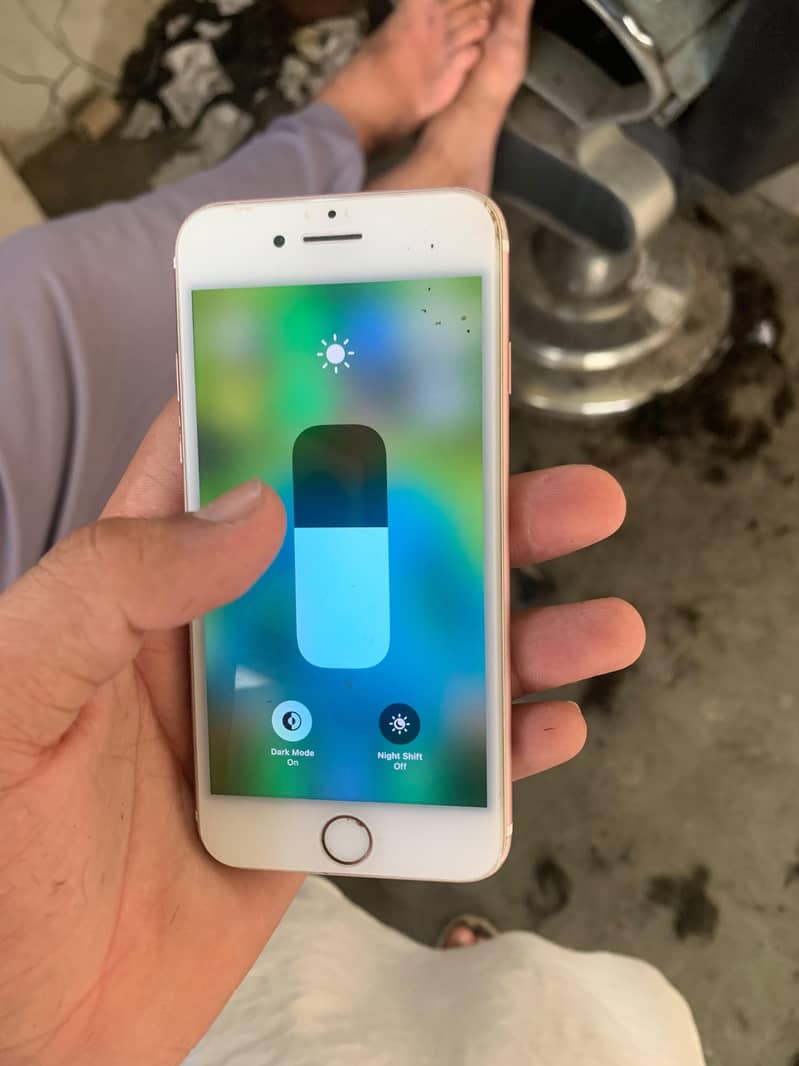 Apple iPhone 7 1