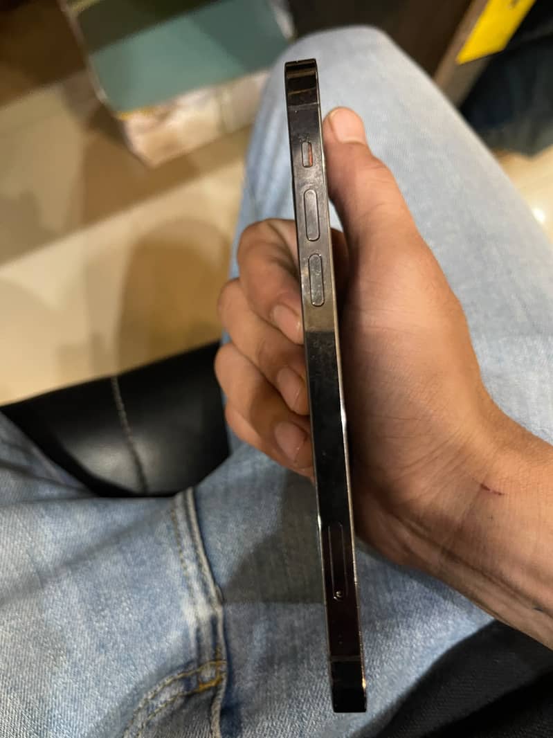 Apple iPhone 12 Pro 2