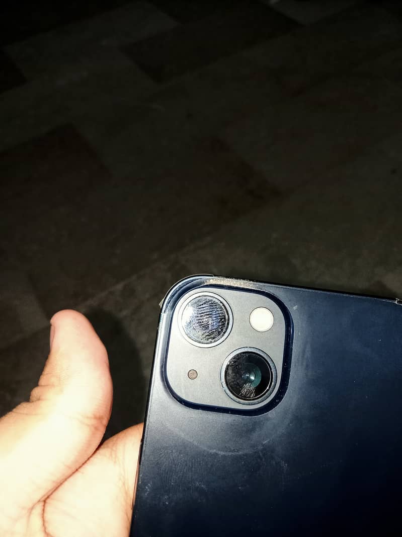 Apple iPhone 13 4